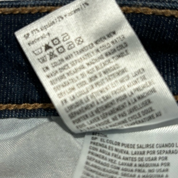 AMERICAN EAGLE Sz 20 Super  High Rise Slit on Hem Mid Wash Flare Leg Jeans - Picture 12 of 13